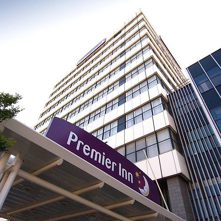 Premier Inn West Bromwich Central エクステリア 写真