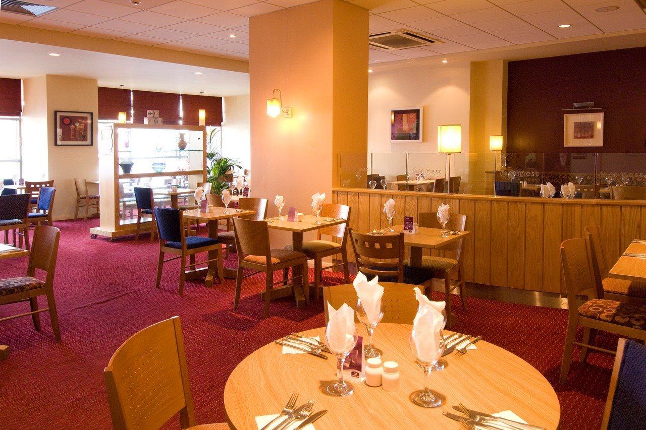 Premier Inn West Bromwich Central エクステリア 写真