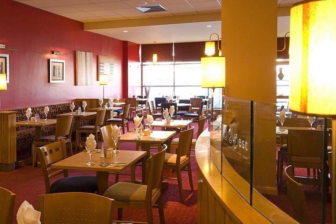 Premier Inn West Bromwich Central エクステリア 写真
